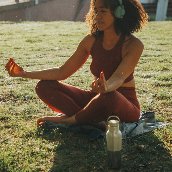 12oz-rise-reflect-with-bamboo-cap-e5 16oz_rise_reflect_yoga_park_headphones_square.jpg