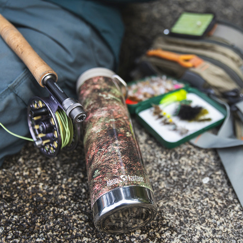 20oz-tkwide-with-cafe-cap-mossy-oak-e8 20oz_tumbler_mossyoak_rainbowtrout_flyfish_top_square.jpg