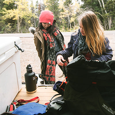 64oz-classic-with-loop-cap-h2 64oz_insulated_classic_backpackers_tailgate_square.jpg