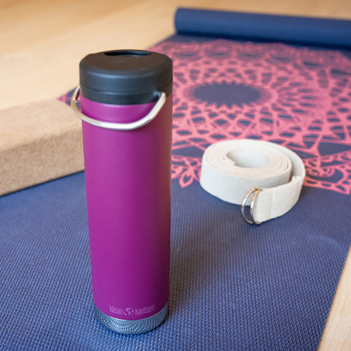 tkwide-twist-cap-with-straw-kit-j2 K20TKWPT-PP-T-TWIST-yoga_bottle_closed_lifestyle_a5ac6535-9c60-42bb-86fe-b94b5cef2b68.jpg