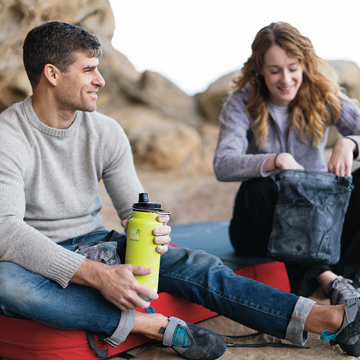 tkwide-chug-cap-q9 K32TKWSSL-JP-chug_cap_bouldering_lifestyle.jpg