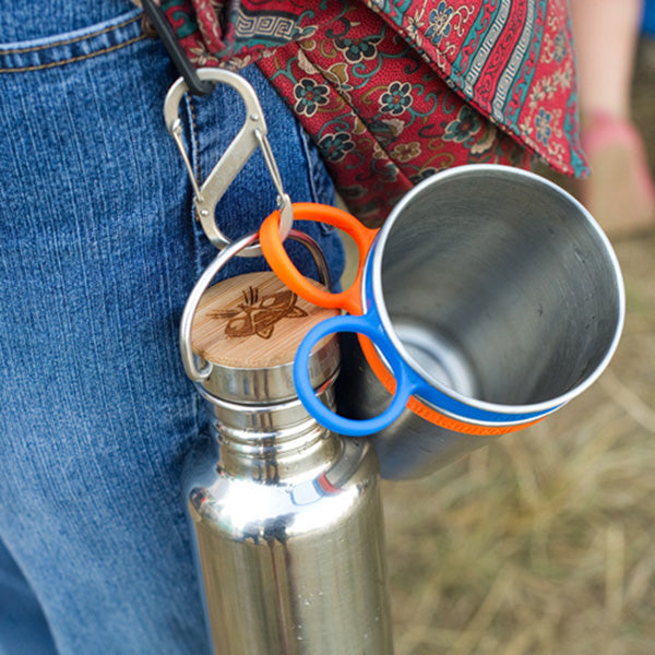 steel-s-biner-3-q9 carabiner_steel_clip_bottle_lifestyle_f9a2dad1-cd06-4894-b3ff-13476b2b5a87.jpg
