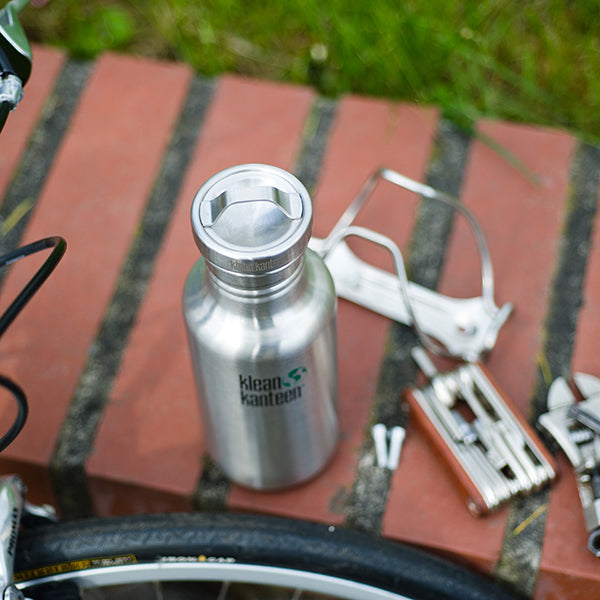 classic-steel-loop-cap-l3 stainless_bottle_cap_bike_parts_lifestyle.jpg