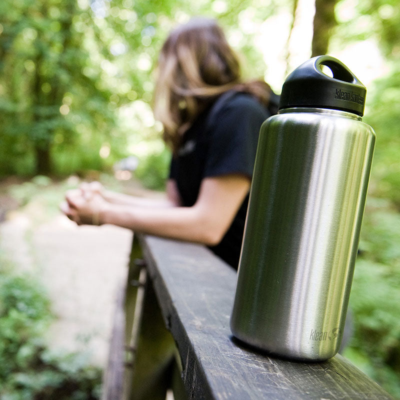 40oz-wide-with-loop-cap-e5 wide_40oz_bottle_bridge_closeup_square.jpg